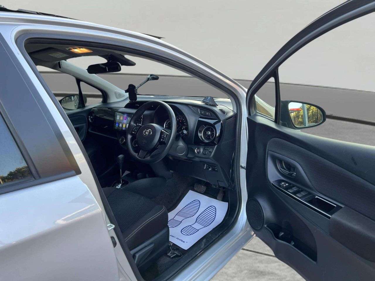 2018 TOYOTA YARIS 2018 TOYOTA YARIS