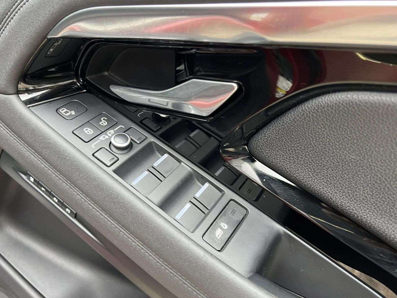 2019 LAND ROVER RANGE ROVER EVOQUE 2019 LAND ROVER RANGE ROVER EVOQUE
