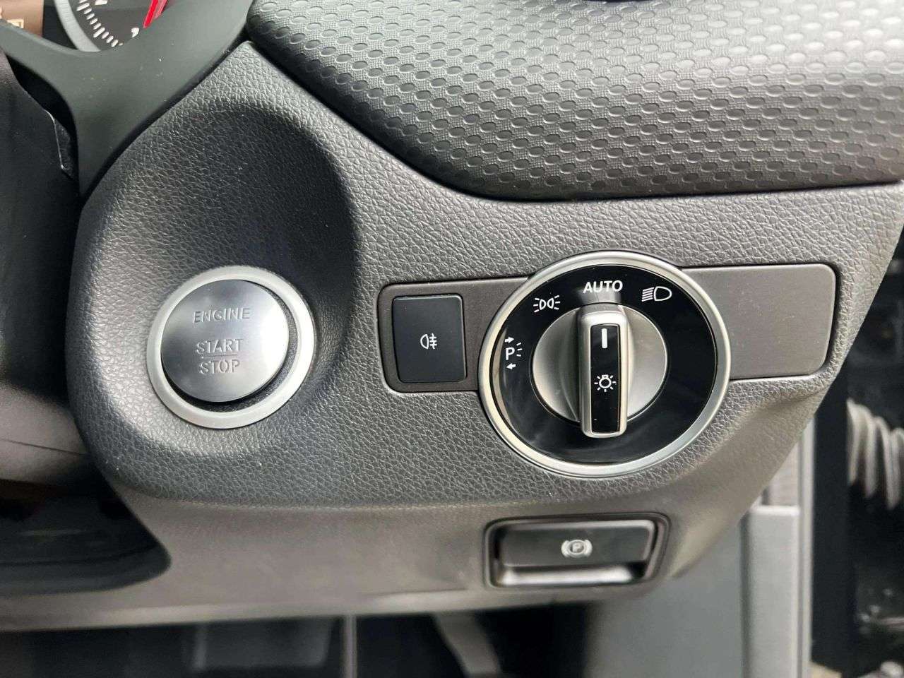 2016 MERCEDES-BENZ A CLASS 2016 MERCEDES-BENZ A CLASS