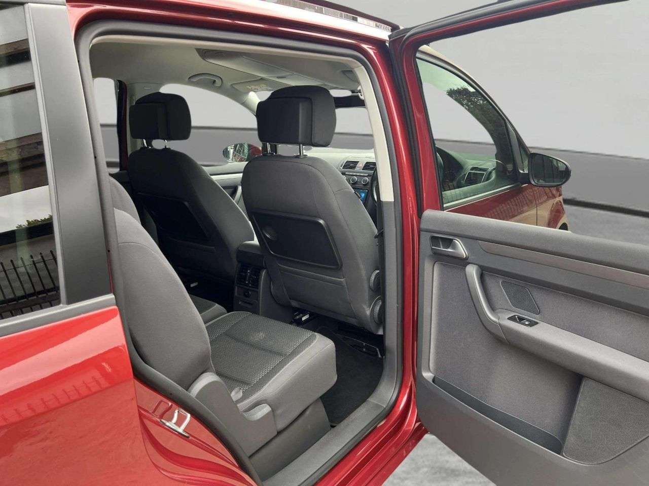 2015 VOLKSWAGEN TOURAN 2015 VOLKSWAGEN TOURAN