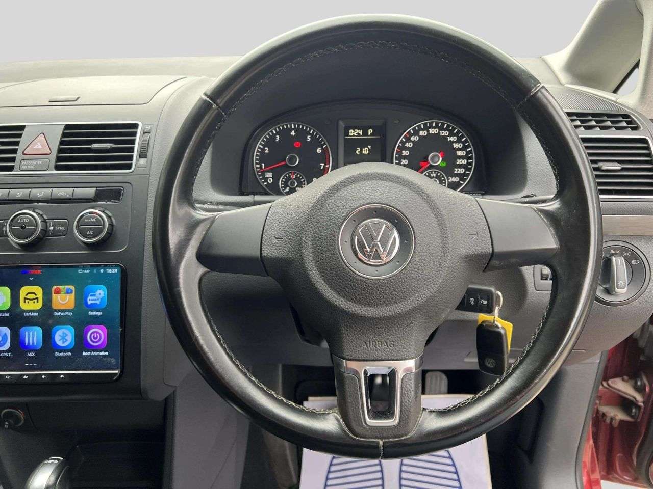 2015 VOLKSWAGEN TOURAN 2015 VOLKSWAGEN TOURAN