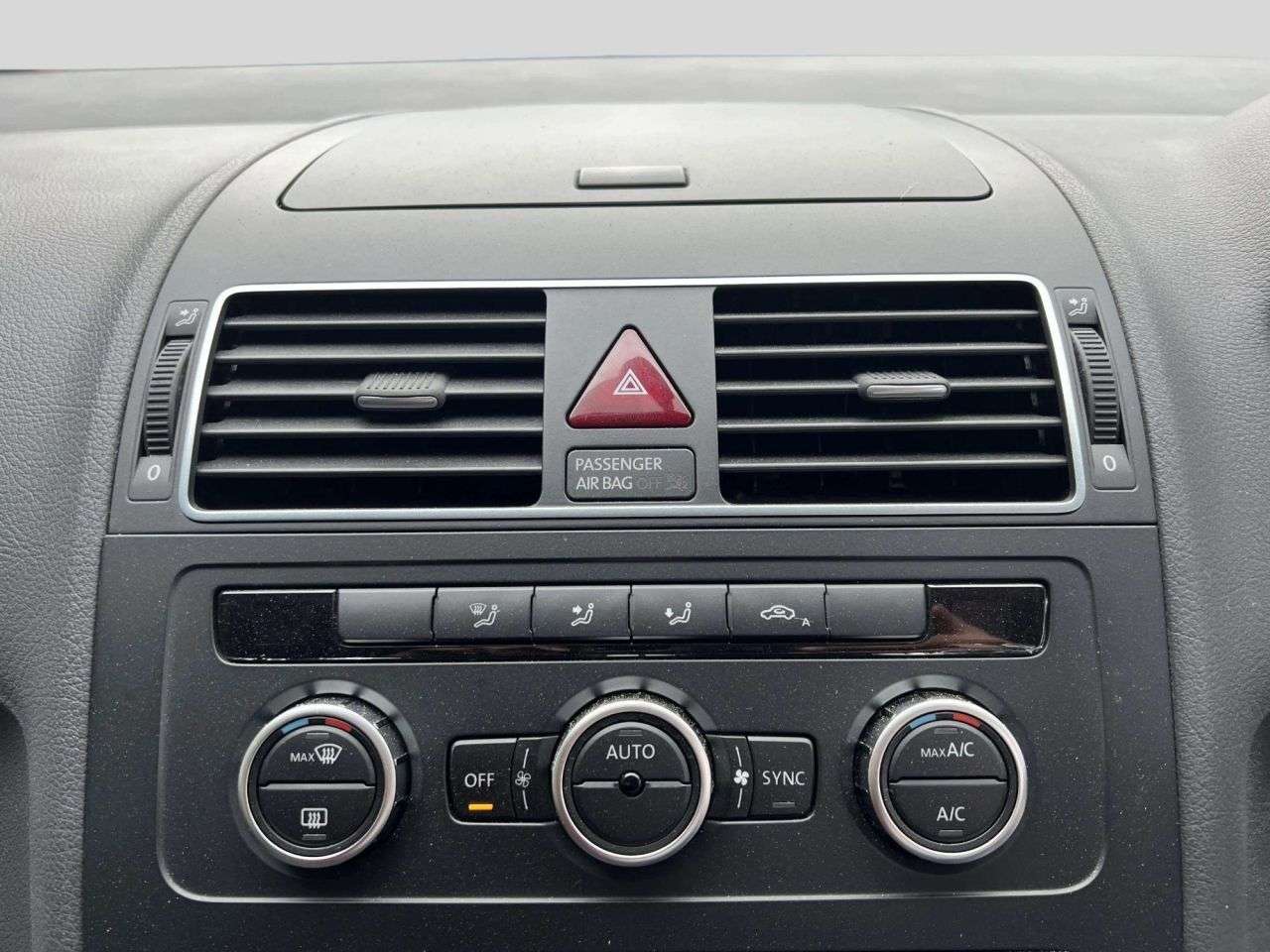 2015 VOLKSWAGEN TOURAN 2015 VOLKSWAGEN TOURAN