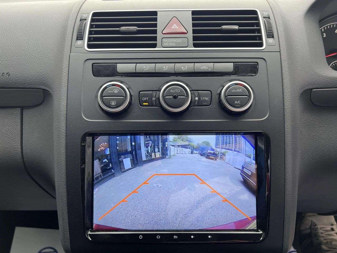 2015 VOLKSWAGEN TOURAN 2015 VOLKSWAGEN TOURAN