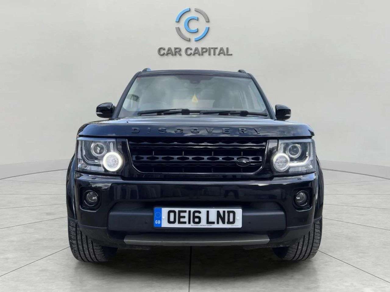 A 2016 LAND ROVER DISCOVERY 4 3.0 SD V6 Landmark SUV 5dr Diesel Auto 4WD Euro 6 (s/s) (256 bhp) A 2016 LAND ROVER DISCOVERY 4 3.0 SD V6 Landmark SUV 5dr Diesel Auto 4WD Euro 6 (s/s) (256 bhp)