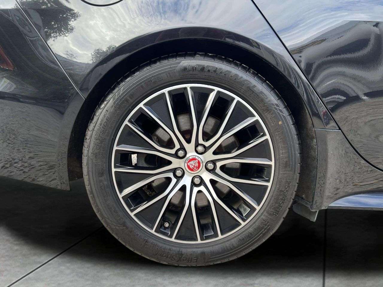 2019 JAGUAR XE 2019 JAGUAR XE