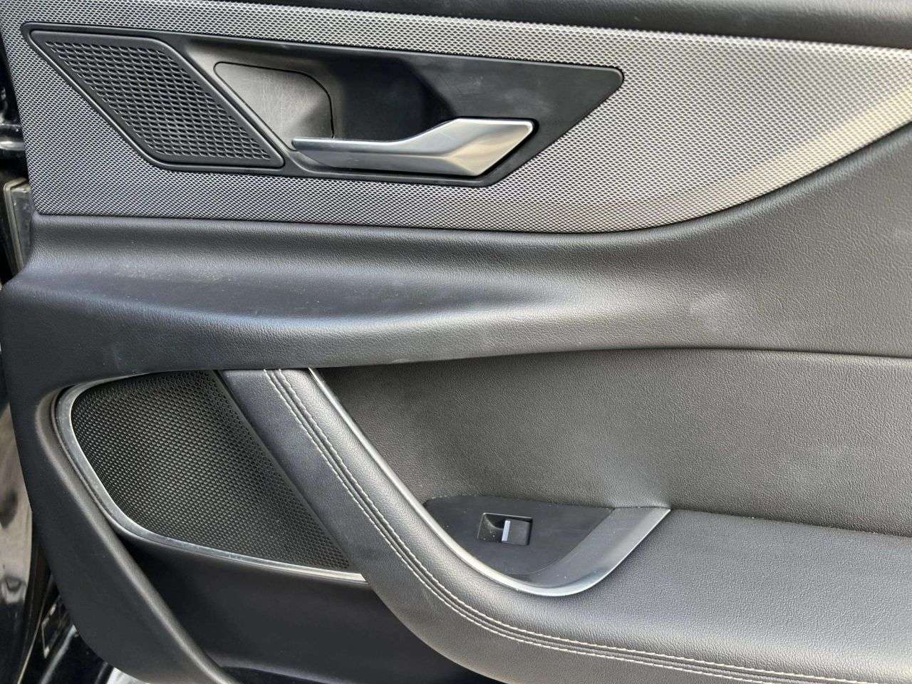 2019 JAGUAR XE 2019 JAGUAR XE