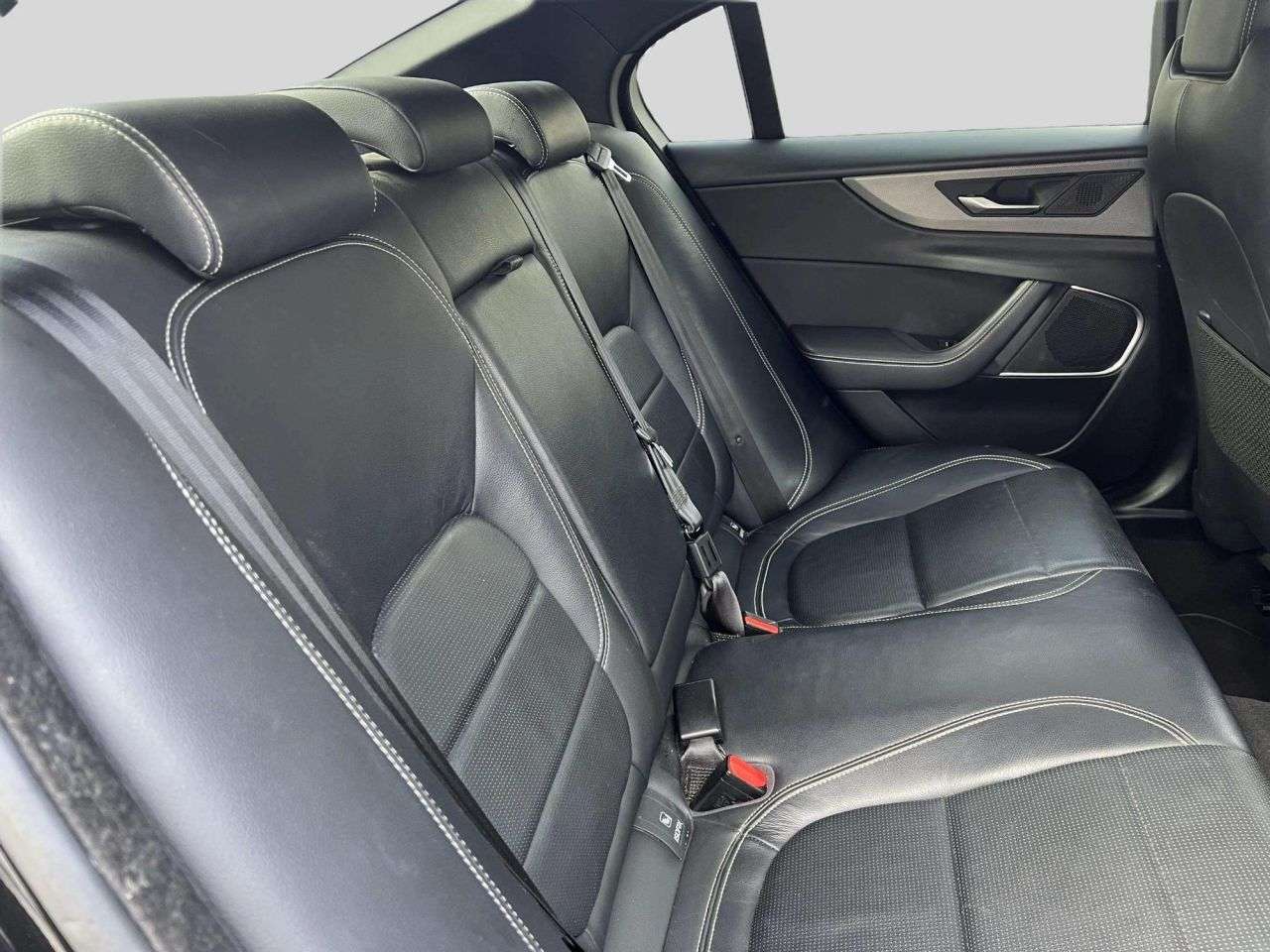 2019 JAGUAR XE 2019 JAGUAR XE