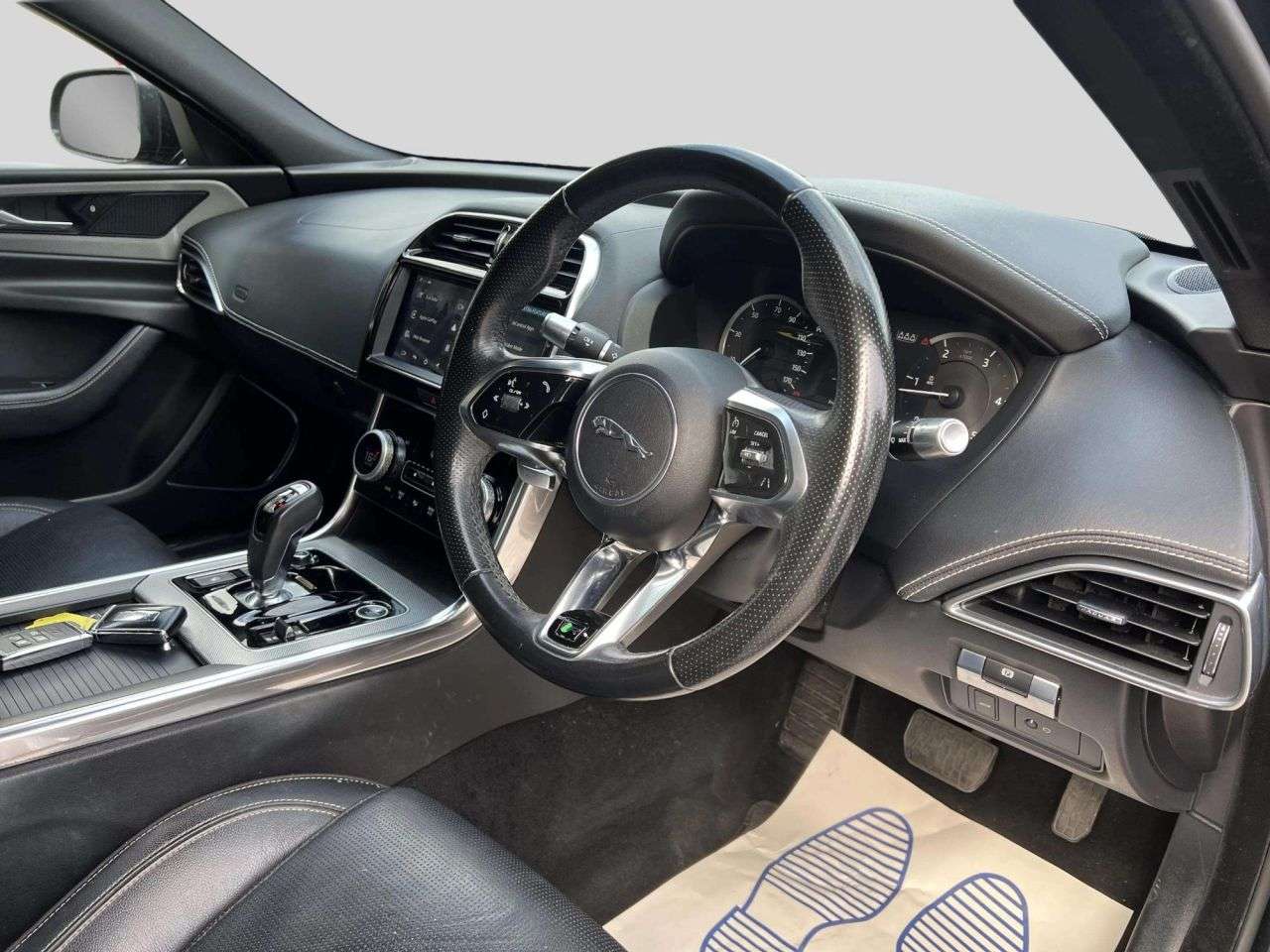 2019 JAGUAR XE 2019 JAGUAR XE