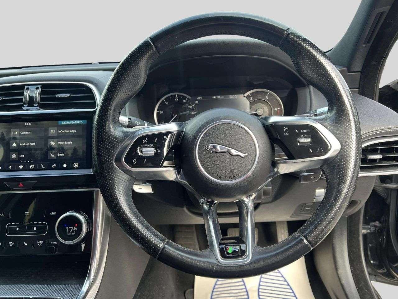 2019 JAGUAR XE 2019 JAGUAR XE