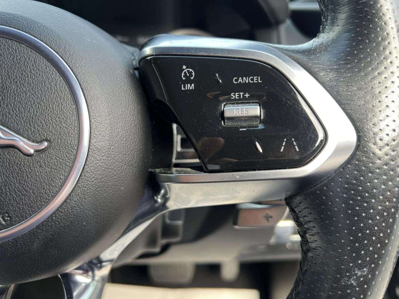 2019 JAGUAR XE 2019 JAGUAR XE