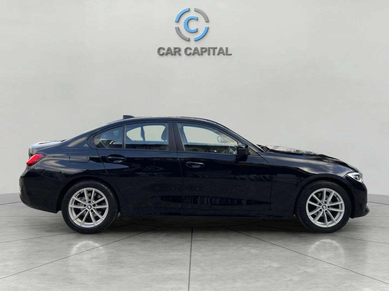 A 2020 BMW 3 SERIES 2.0 318d MHT SE Saloon 4dr Diesel Hybrid Auto Euro 6 (s/s) (150 ps) CARPLAY A 2020 BMW 3 SERIES 2.0 318d MHT SE Saloon 4dr Diesel Hybrid Auto Euro 6 (s/s) (150 ps) CARPLAY