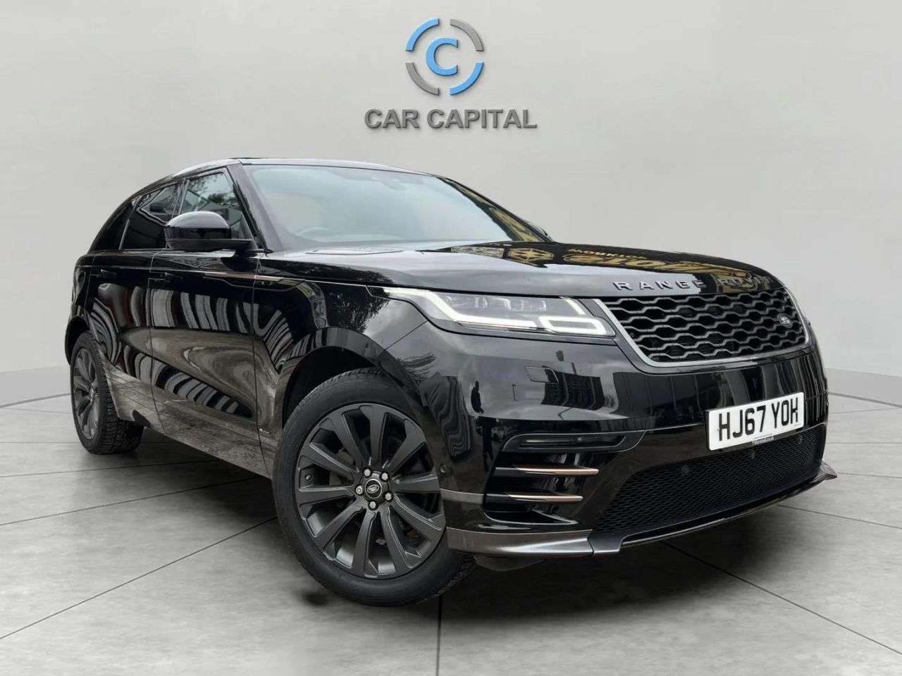 A 2017 LAND ROVER RANGE ROVER VELAR 2.0 D240 R-Dynamic SE SUV 5dr Diesel Auto 4WD Euro 6 (s/s) (240 ps) CARPLAY A 2017 LAND ROVER RANGE ROVER VELAR 2.0 D240 R-Dynamic SE SUV 5dr Diesel Auto 4WD Euro 6 (s/s) (240 ps) CARPLAY