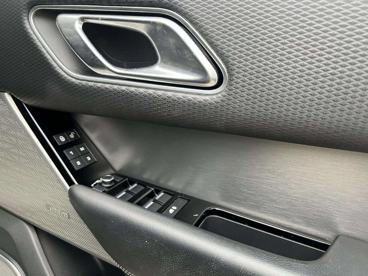 2017 LAND ROVER RANGE ROVER VELAR 2017 LAND ROVER RANGE ROVER VELAR