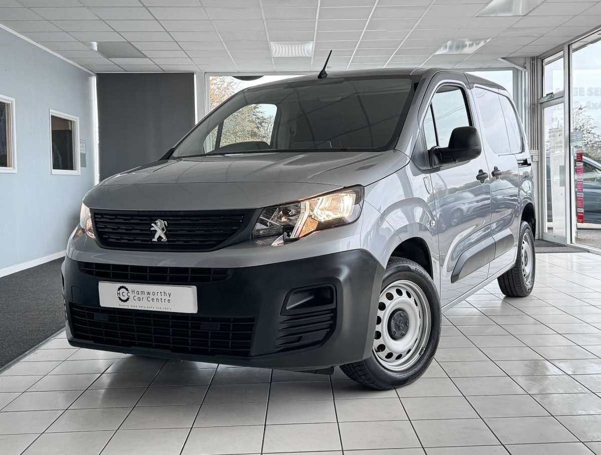 Check out this Peugeot Partner 2024 Diesel Manual