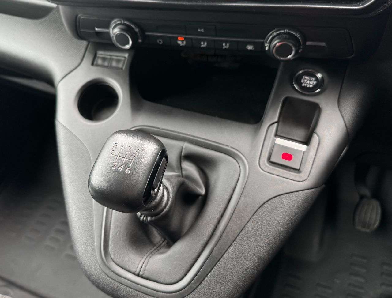 2024 PEUGEOT PARTNER 2024 PEUGEOT PARTNER