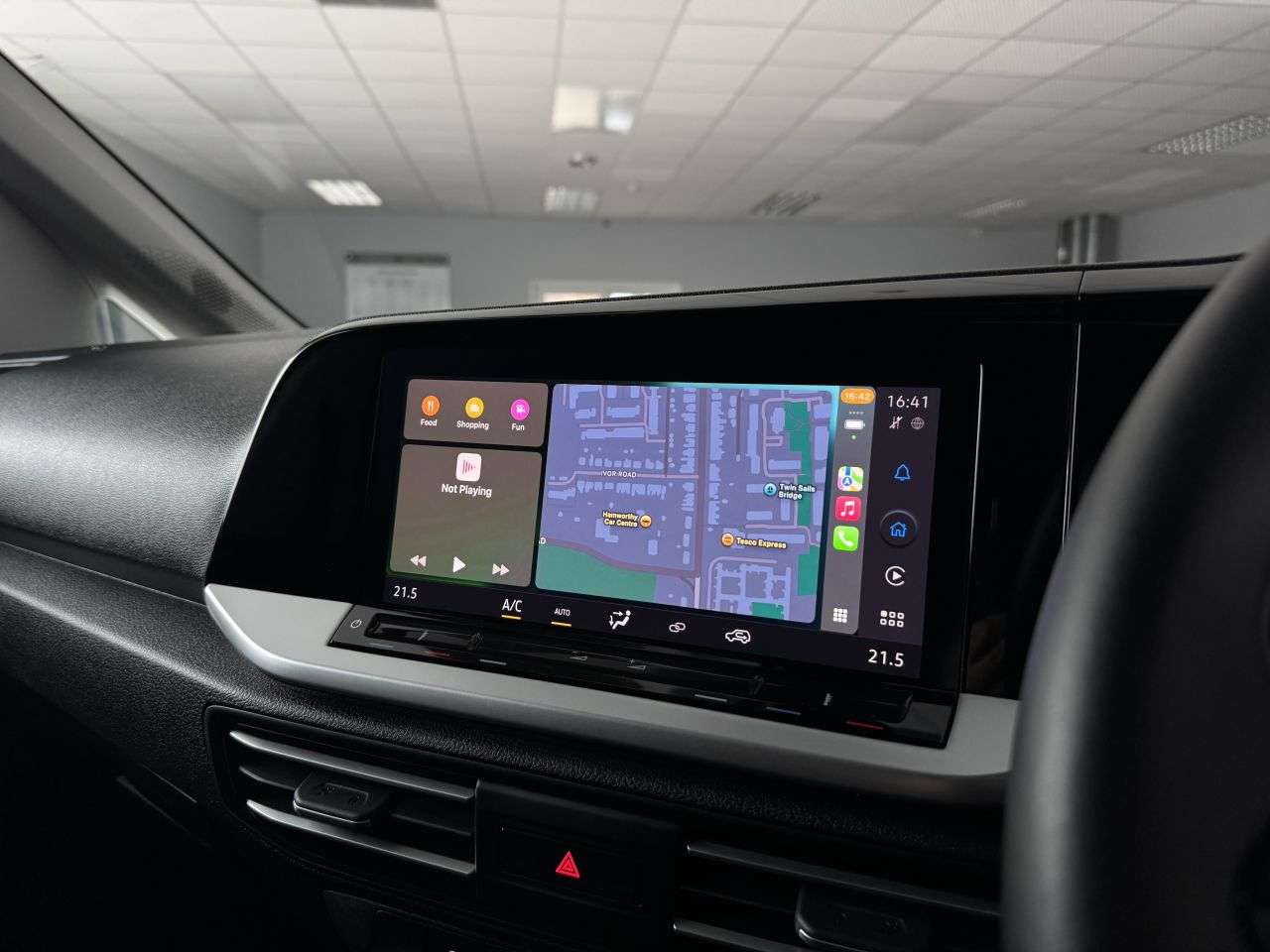 A 2024 FORD TRANSIT CONNECT 2.0 220 EcoBlue Limited Panel Van 5dr Diesel Manual L1 Euro 6 (s/s) (102 ps A 2024 FORD TRANSIT CONNECT 2.0 220 EcoBlue Limited Panel Van 5dr Diesel Manual L1 Euro 6 (s/s) (102 ps