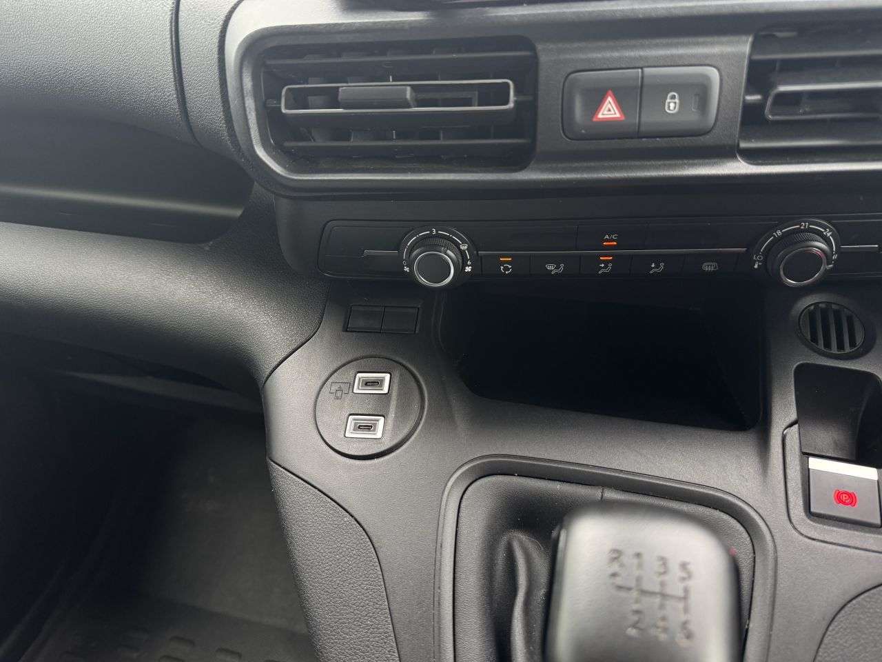 2024 PEUGEOT PARTNER 2024 PEUGEOT PARTNER