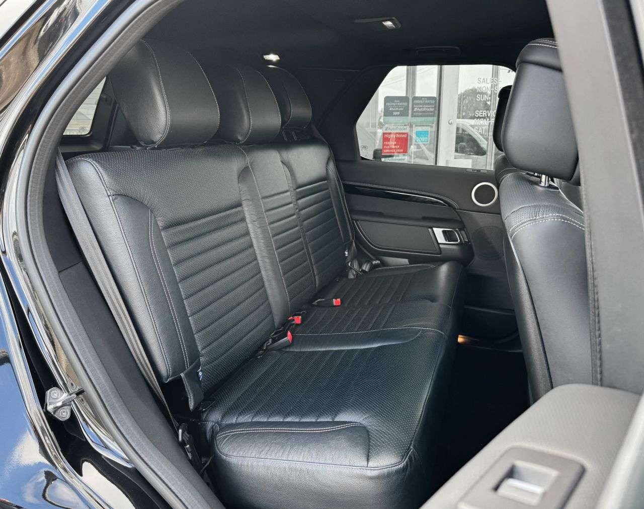A 2022 LAND ROVER DISCOVERY 3.0 D300 MHEV R-Dynamic HSE *5 SEATS* SUV Diesel Auto 4WD FULL HISTORY+APPL A 2022 LAND ROVER DISCOVERY 3.0 D300 MHEV R-Dynamic HSE *5 SEATS* SUV Diesel Auto 4WD FULL HISTORY+APPL