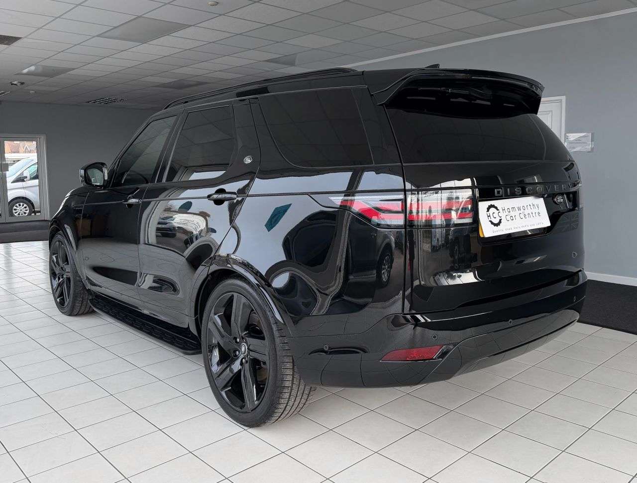 A 2022 LAND ROVER DISCOVERY 3.0 D300 MHEV R-Dynamic HSE *5 SEATS* SUV Diesel Auto 4WD FULL HISTORY+APPL A 2022 LAND ROVER DISCOVERY 3.0 D300 MHEV R-Dynamic HSE *5 SEATS* SUV Diesel Auto 4WD FULL HISTORY+APPL