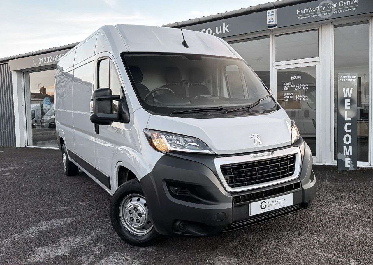 A 2023 PEUGEOT BOXER 2.2 BlueHDi 335 Professional Premium + Panel Van 5dr Diesel Manual L3 H2 Eu A 2023 PEUGEOT BOXER 2.2 BlueHDi 335 Professional Premium + Panel Van 5dr Diesel Manual L3 H2 Eu