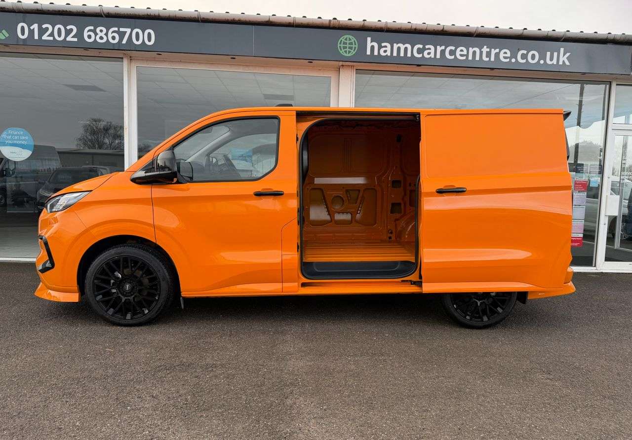A 2025 FORD TRANSIT CUSTOM 2.0 300 EcoBlue Panel Van Tailgate Model 5dr Diesel Manual L1 H1 Euro 6 (s/ A 2025 FORD TRANSIT CUSTOM 2.0 300 EcoBlue Panel Van Tailgate Model 5dr Diesel Manual L1 H1 Euro 6 (s/