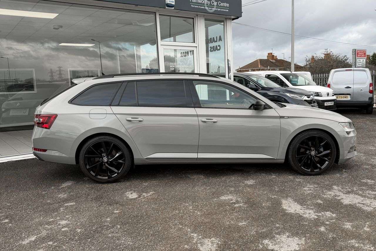 A 2018 SKODA SUPERB 2.0 TDI SportLine Plus Estate 5dr Diesel DSG Euro 6 (s/s) (150 ps) LOW MILE A 2018 SKODA SUPERB 2.0 TDI SportLine Plus Estate 5dr Diesel DSG Euro 6 (s/s) (150 ps) LOW MILE