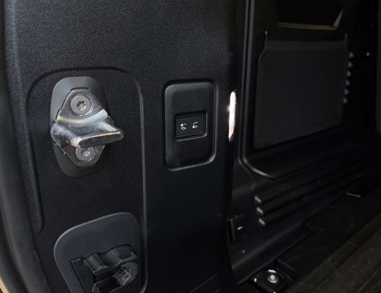 2023 LAND ROVER DEFENDER 2023 LAND ROVER DEFENDER