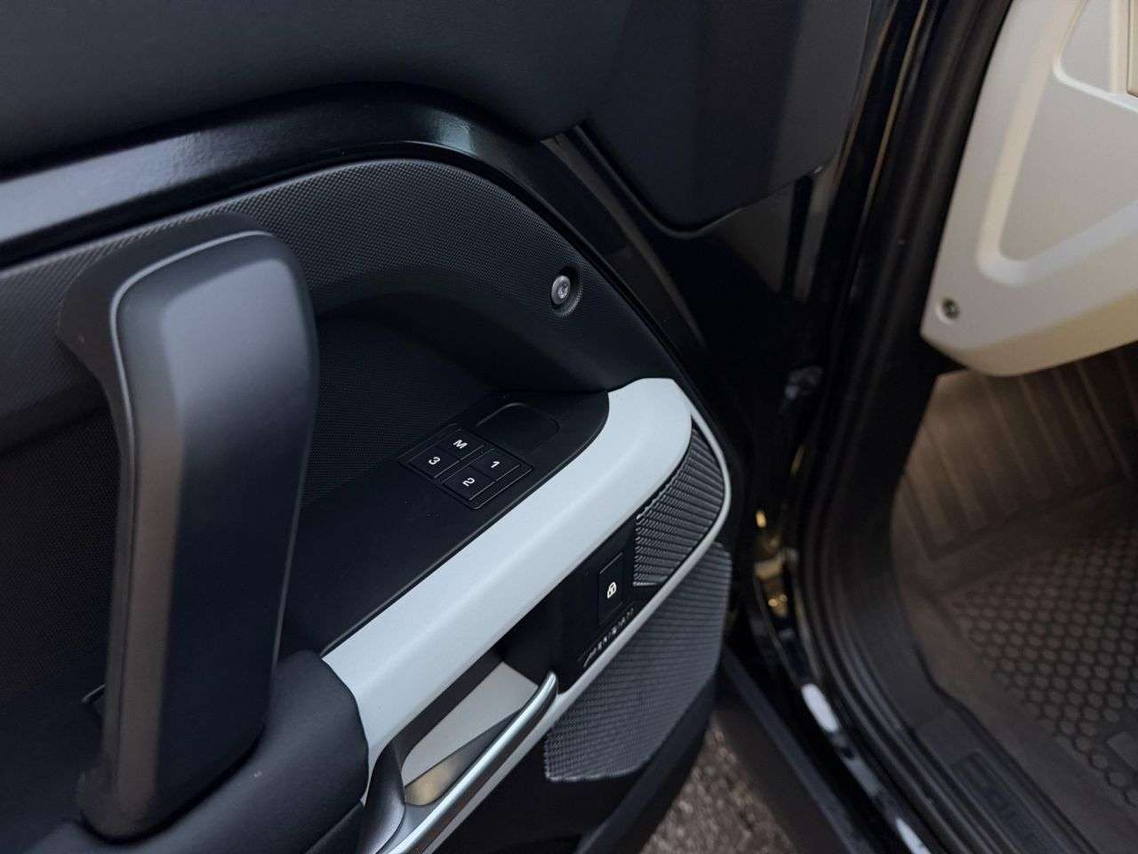 2023 LAND ROVER DEFENDER 2023 LAND ROVER DEFENDER