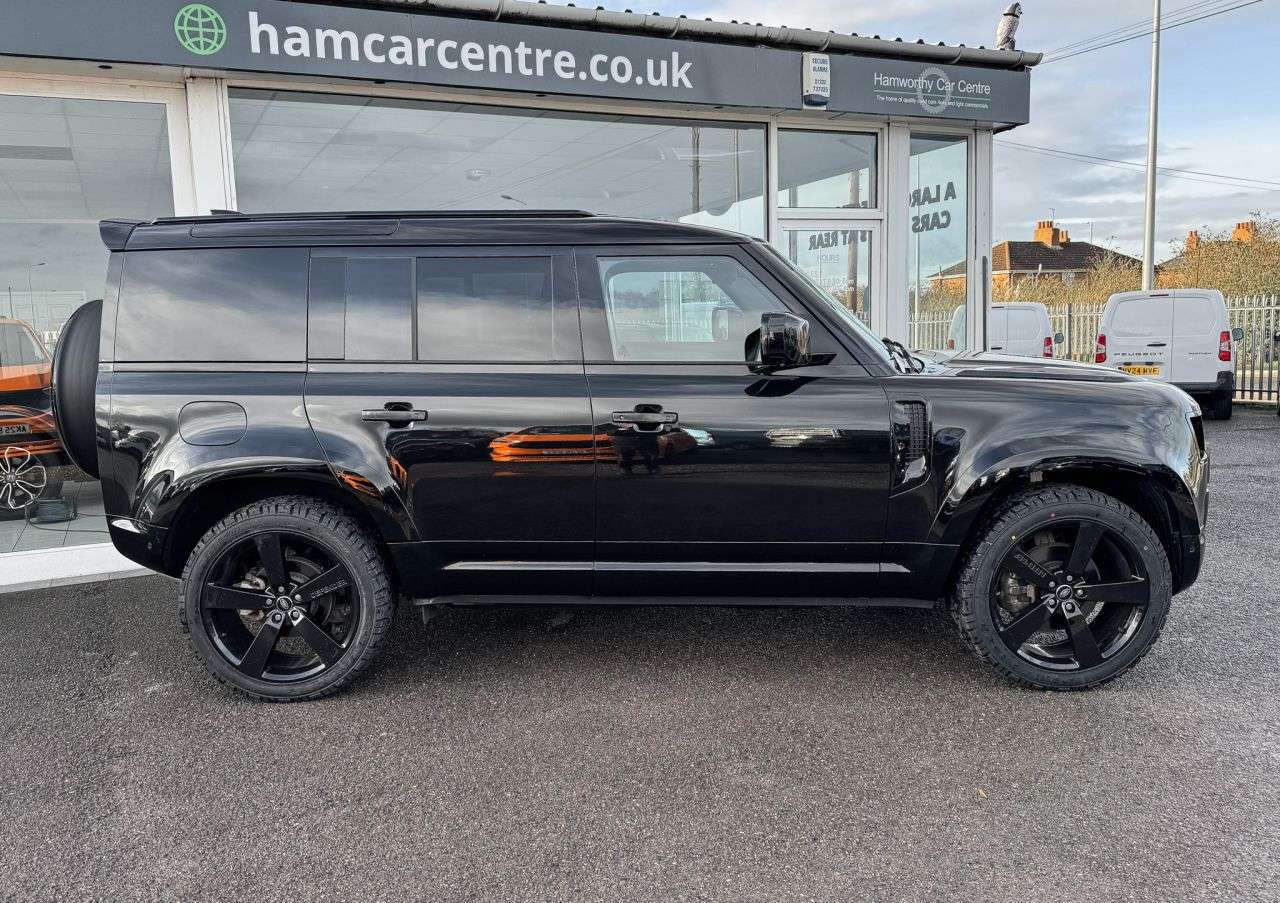 A 2023 LAND ROVER DEFENDER 3.0 D250 MHEV SE Hard Top SUV 5dr Diesel Auto 4WD MWB Euro 6 (s/s) (250 ps) A 2023 LAND ROVER DEFENDER 3.0 D250 MHEV SE Hard Top SUV 5dr Diesel Auto 4WD MWB Euro 6 (s/s) (250 ps)