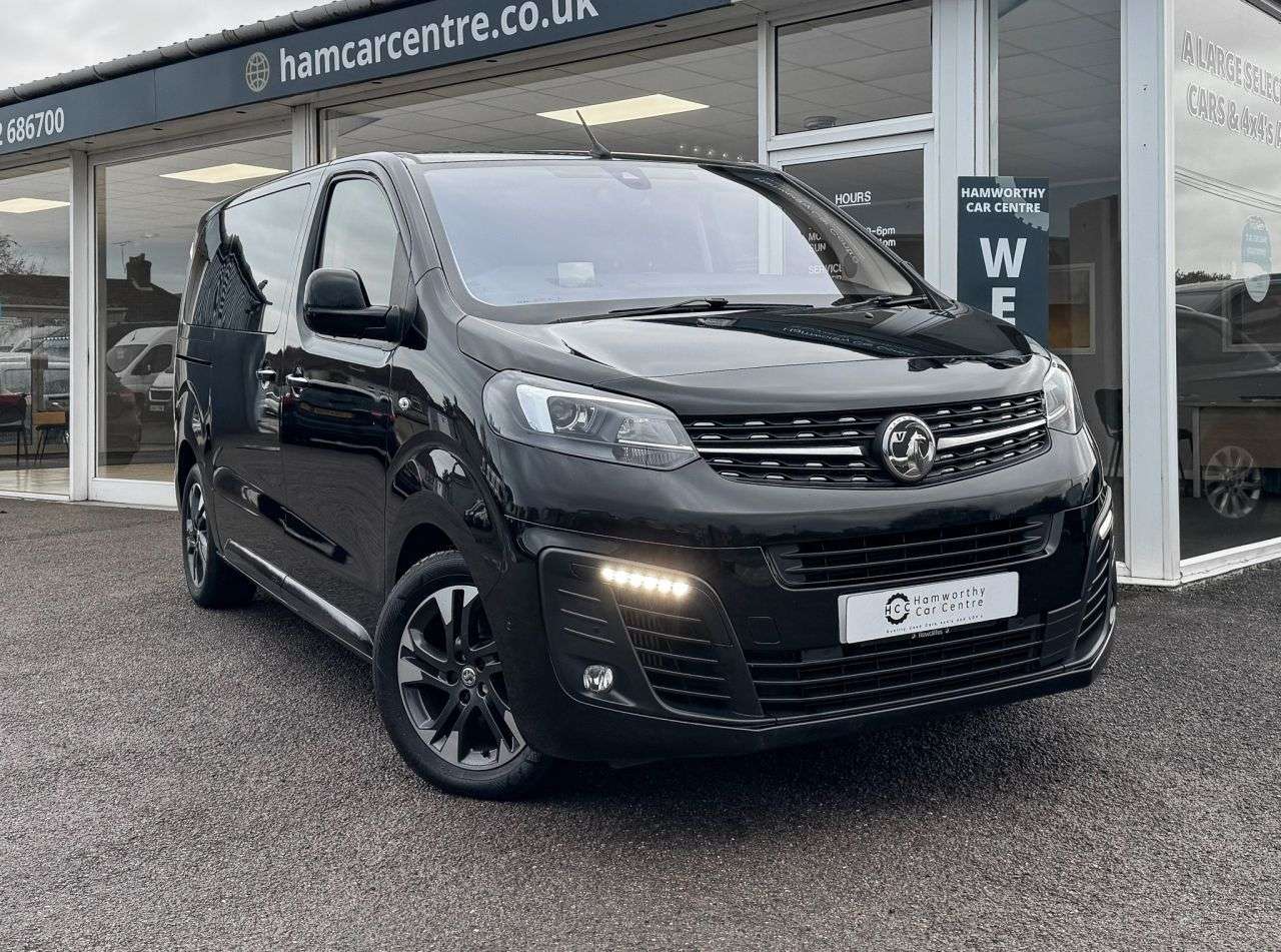 A 2020 VAUXHALL VIVARO LIFE 2.0 Turbo D Elite L MPV 5dr Diesel Auto LWB Euro 6 (s/s) (7 Seat) (180 ps) A 2020 VAUXHALL VIVARO LIFE 2.0 Turbo D Elite L MPV 5dr Diesel Auto LWB Euro 6 (s/s) (7 Seat) (180 ps)