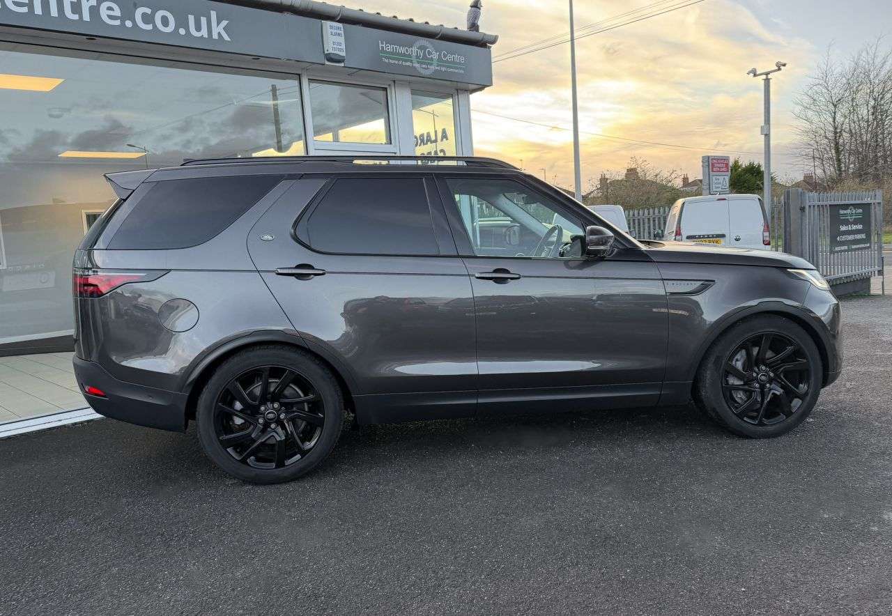 A 2021 LAND ROVER DISCOVERY HSE A 2021 LAND ROVER DISCOVERY HSE