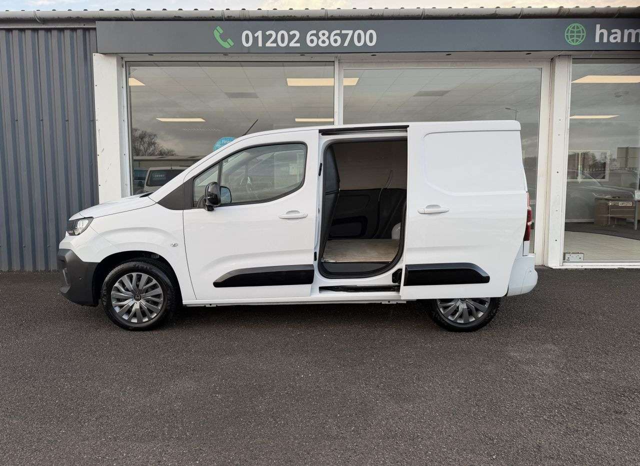 A 2024 CITROEN BERLINGO 1.5 BlueHDi 1000 Driver M Panel Van 5dr Diesel Manual SWB Euro 6 (s/s) (100 A 2024 CITROEN BERLINGO 1.5 BlueHDi 1000 Driver M Panel Van 5dr Diesel Manual SWB Euro 6 (s/s) (100