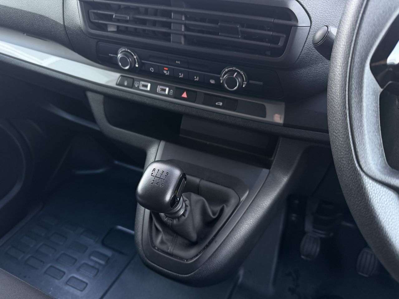 2024 VAUXHALL VIVARO 2024 VAUXHALL VIVARO