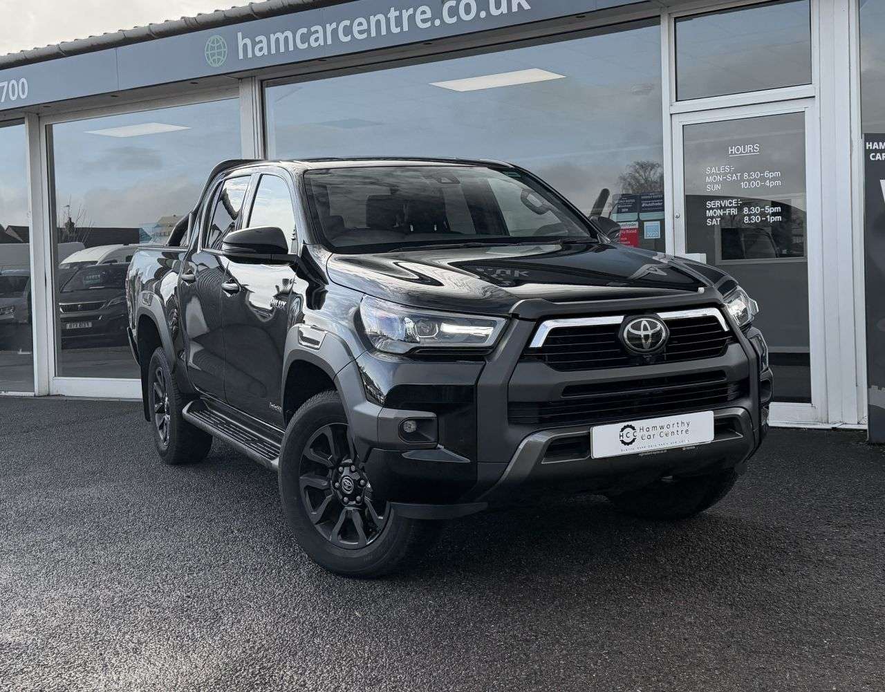 A 2022 TOYOTA HI-LUX 2.8 D-4D Invincible X Pickup Double Cab 4dr Diesel Auto 4WD Euro 6 (s/s) (2 A 2022 TOYOTA HI-LUX 2.8 D-4D Invincible X Pickup Double Cab 4dr Diesel Auto 4WD Euro 6 (s/s) (2
