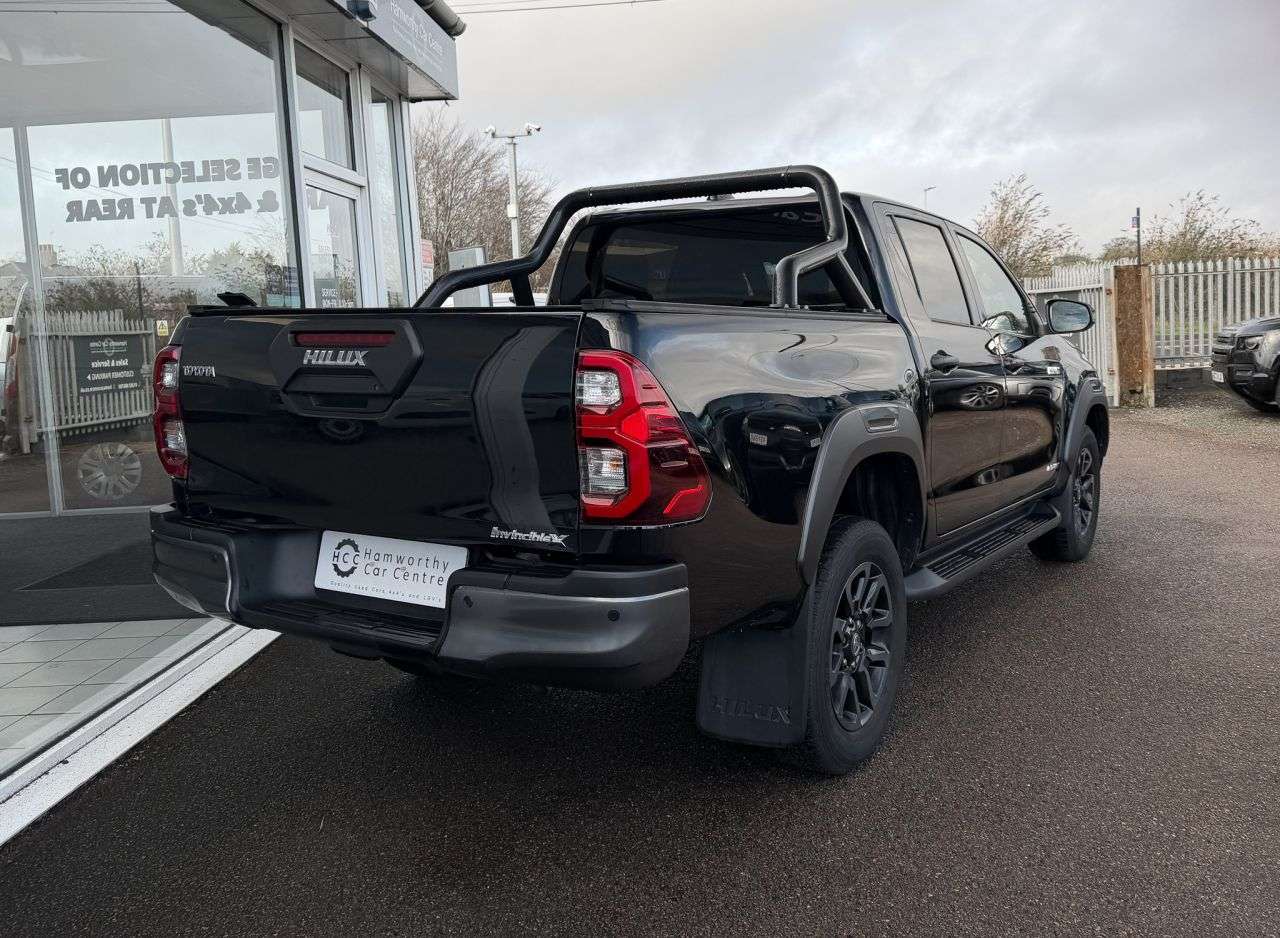 A 2022 TOYOTA HI-LUX 2.8 D-4D Invincible X Pickup Double Cab 4dr Diesel Auto 4WD Euro 6 (s/s) (2 A 2022 TOYOTA HI-LUX 2.8 D-4D Invincible X Pickup Double Cab 4dr Diesel Auto 4WD Euro 6 (s/s) (2