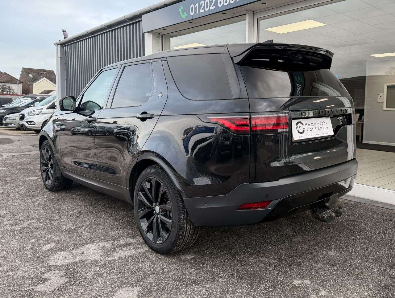A 2021 LAND ROVER DISCOVERY 3.0 D300 MHEV SE 5 SEATS SUV 5dr Diesel Auto 4WD Euro 6 (s/s) (300 ps) 3D R A 2021 LAND ROVER DISCOVERY 3.0 D300 MHEV SE 5 SEATS SUV 5dr Diesel Auto 4WD Euro 6 (s/s) (300 ps) 3D R