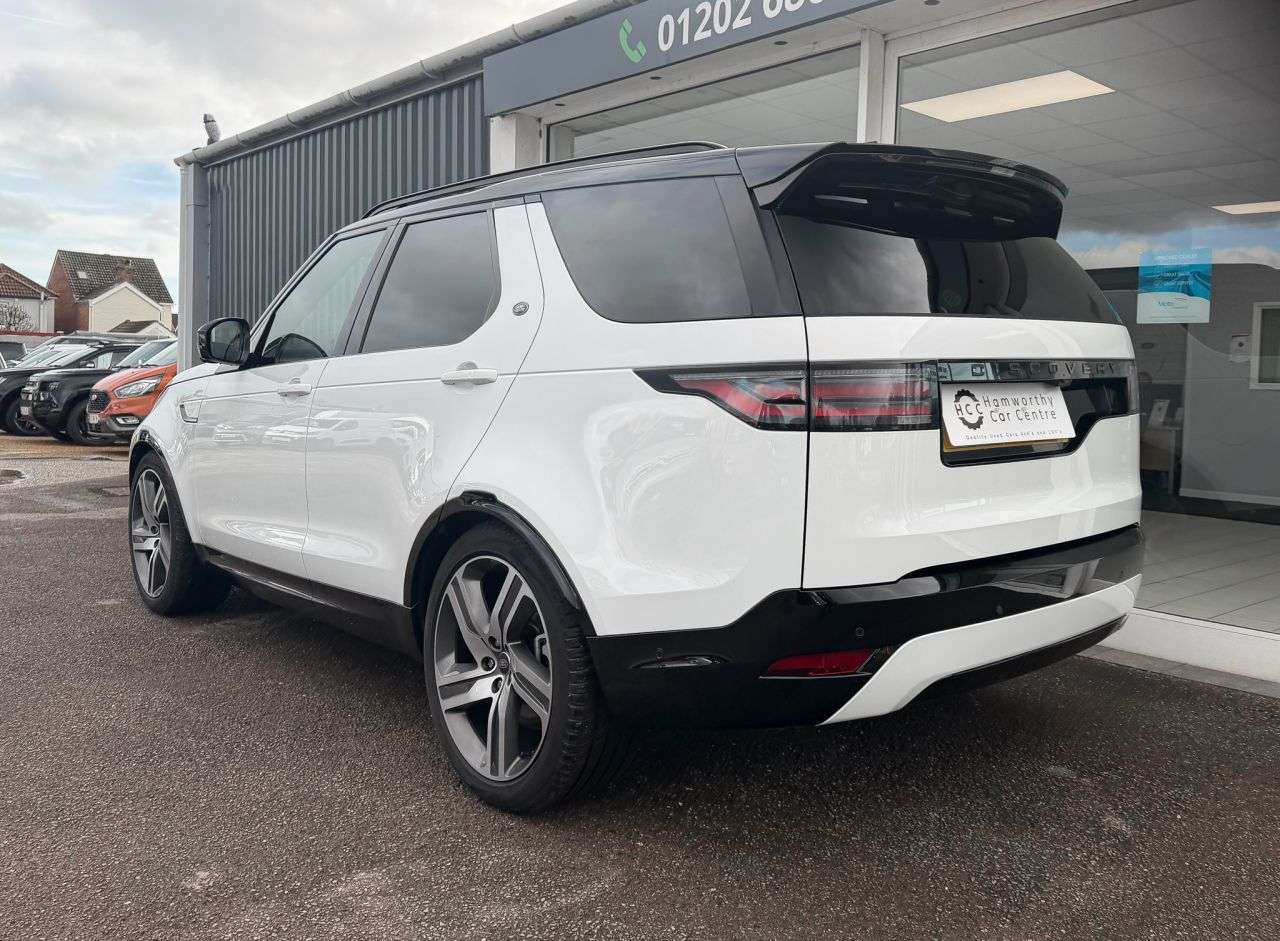 A 2024 LAND ROVER DISCOVERY 3.0 D300 MHEV Dynamic HSE SUV 5dr Diesel Auto 4WD Euro 6 (s/s) (300 ps) MER A 2024 LAND ROVER DISCOVERY 3.0 D300 MHEV Dynamic HSE SUV 5dr Diesel Auto 4WD Euro 6 (s/s) (300 ps) MER