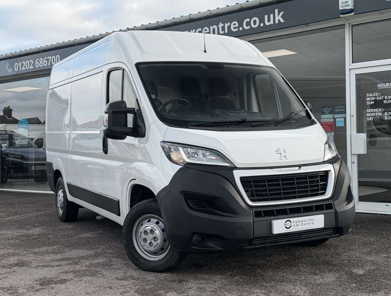 A 2020 PEUGEOT BOXER 2.2 BlueHDi 335 Professional Panel Van 5dr Diesel Manual L2 H2 Euro 6 (s/s) A 2020 PEUGEOT BOXER 2.2 BlueHDi 335 Professional Panel Van 5dr Diesel Manual L2 H2 Euro 6 (s/s)