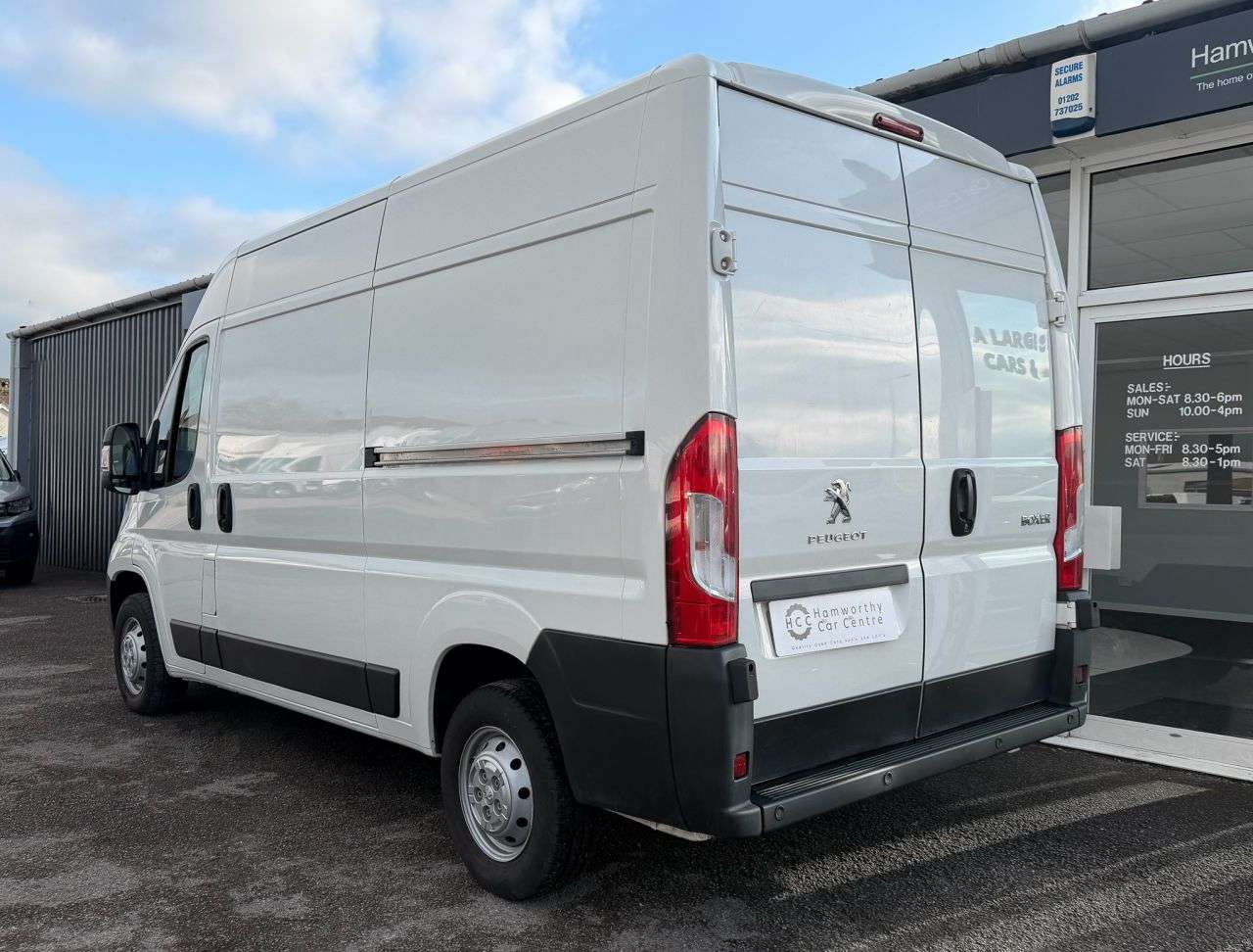 A 2020 PEUGEOT BOXER 2.2 BlueHDi 335 Professional Panel Van 5dr Diesel Manual L2 H2 Euro 6 (s/s) A 2020 PEUGEOT BOXER 2.2 BlueHDi 335 Professional Panel Van 5dr Diesel Manual L2 H2 Euro 6 (s/s)