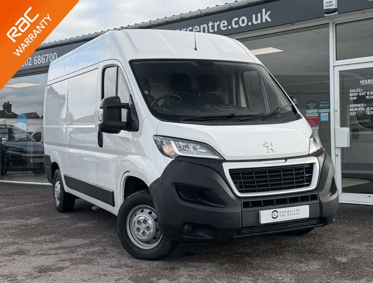 A 2020 PEUGEOT BOXER 2.2 BlueHDi 335 Professional Panel Van 5dr Diesel Manual L2 H2 Euro 6 (s/s) A 2020 PEUGEOT BOXER 2.2 BlueHDi 335 Professional Panel Van 5dr Diesel Manual L2 H2 Euro 6 (s/s)