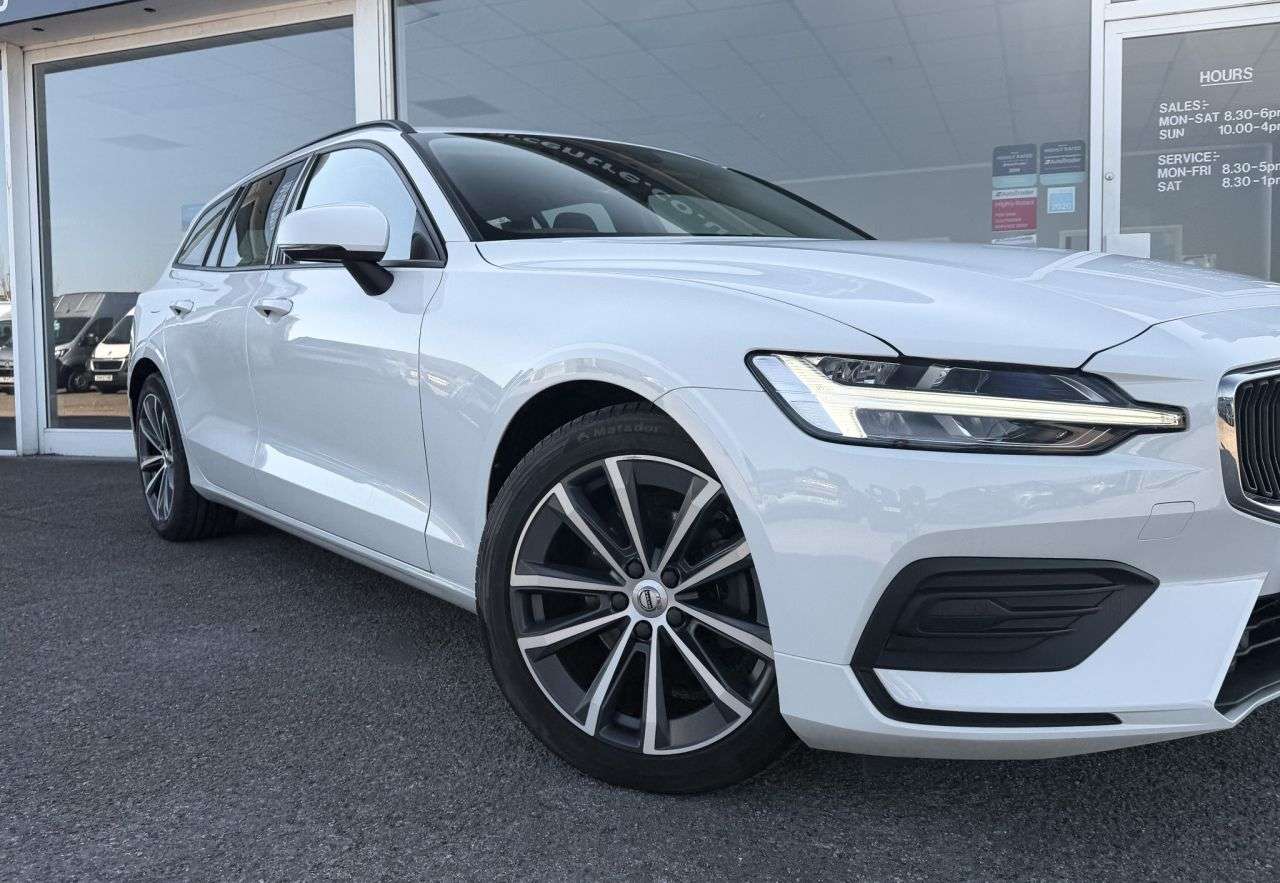2021 VOLVO V60 2021 VOLVO V60