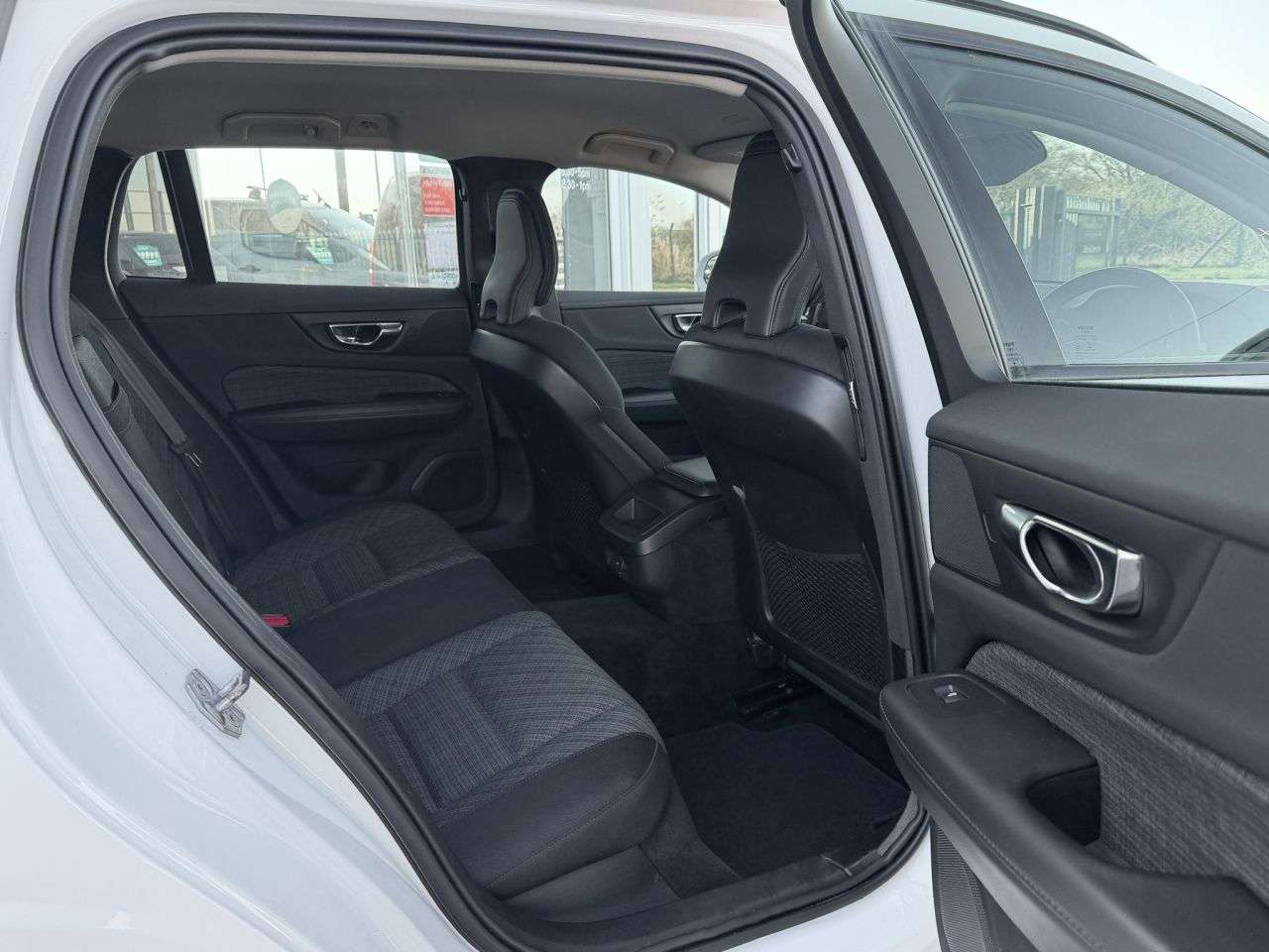 2021 VOLVO V60 2021 VOLVO V60