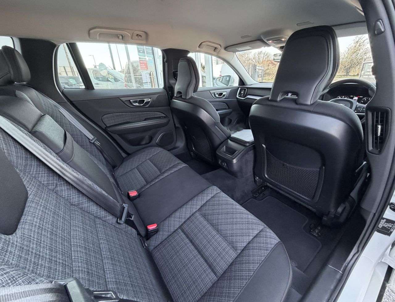 2021 VOLVO V60 2021 VOLVO V60