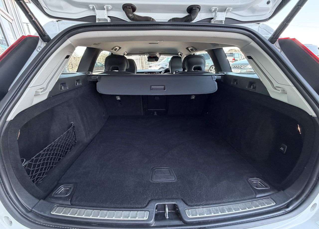 2021 VOLVO V60 2021 VOLVO V60