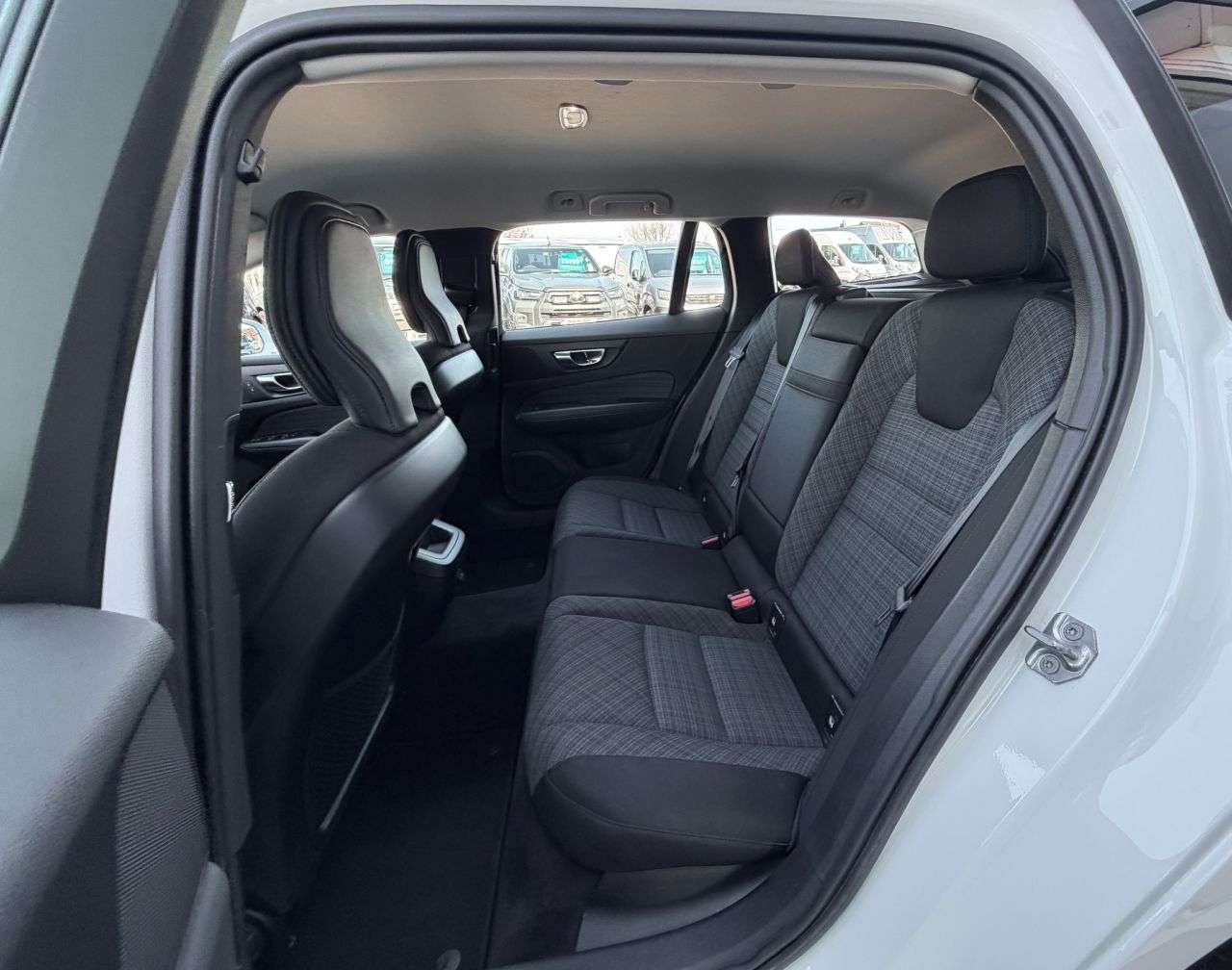 2021 VOLVO V60 2021 VOLVO V60