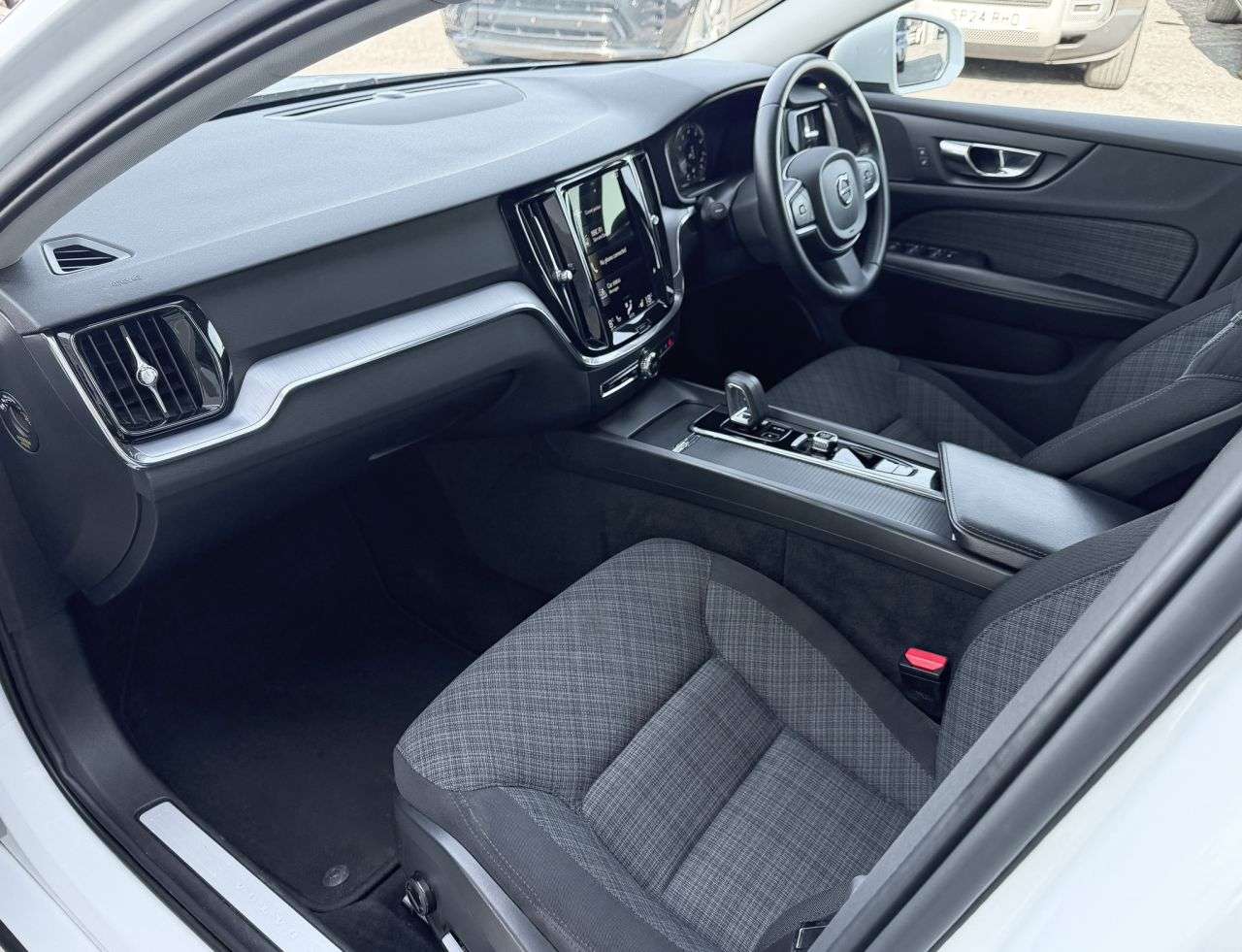 2021 VOLVO V60 2021 VOLVO V60