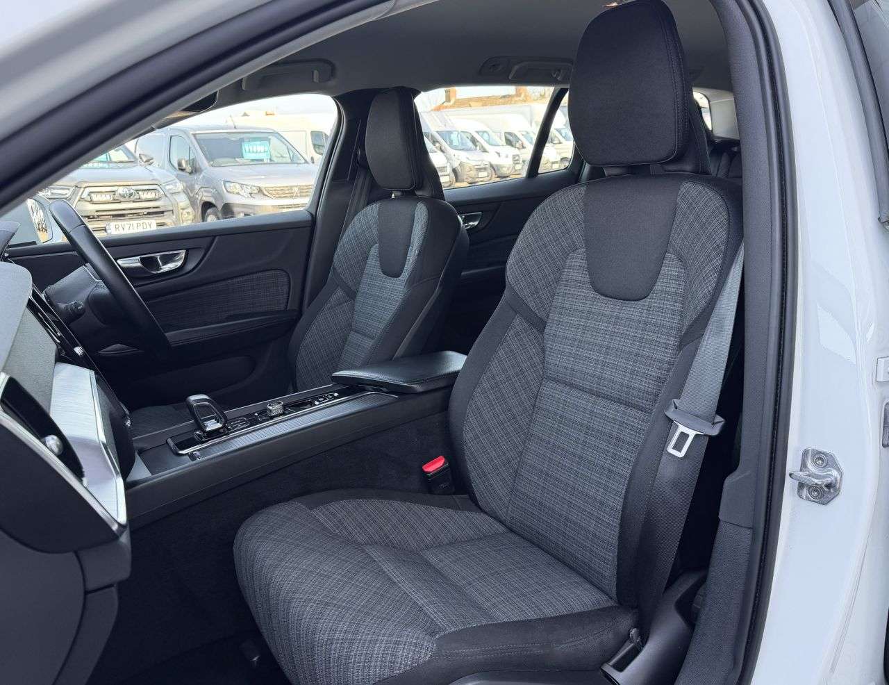 2021 VOLVO V60 2021 VOLVO V60