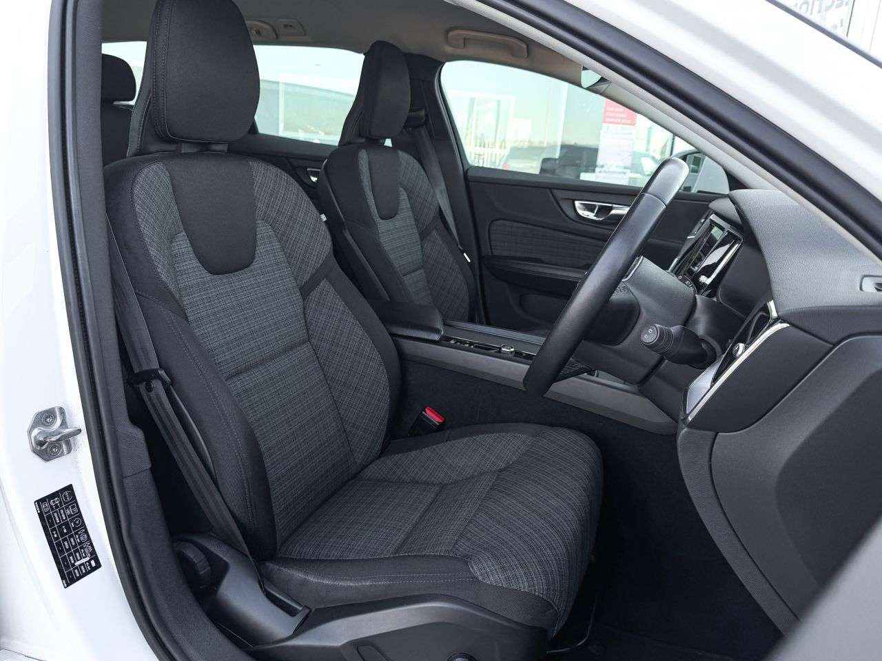 2021 VOLVO V60 2021 VOLVO V60