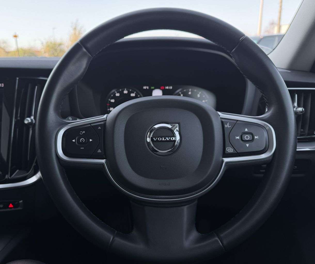 2021 VOLVO V60 2021 VOLVO V60