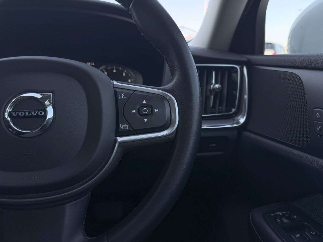 2021 VOLVO V60 2021 VOLVO V60